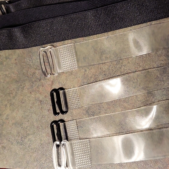 Bundle of bra straps. - Picture 2 of 4